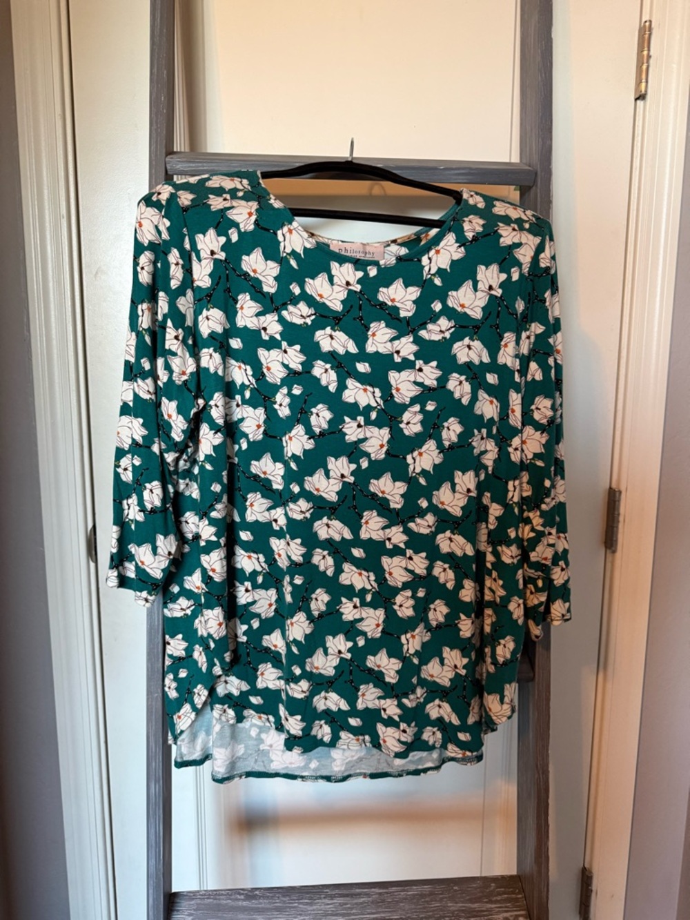 Philosophy Woman Teal Floral Long Sleeve Top